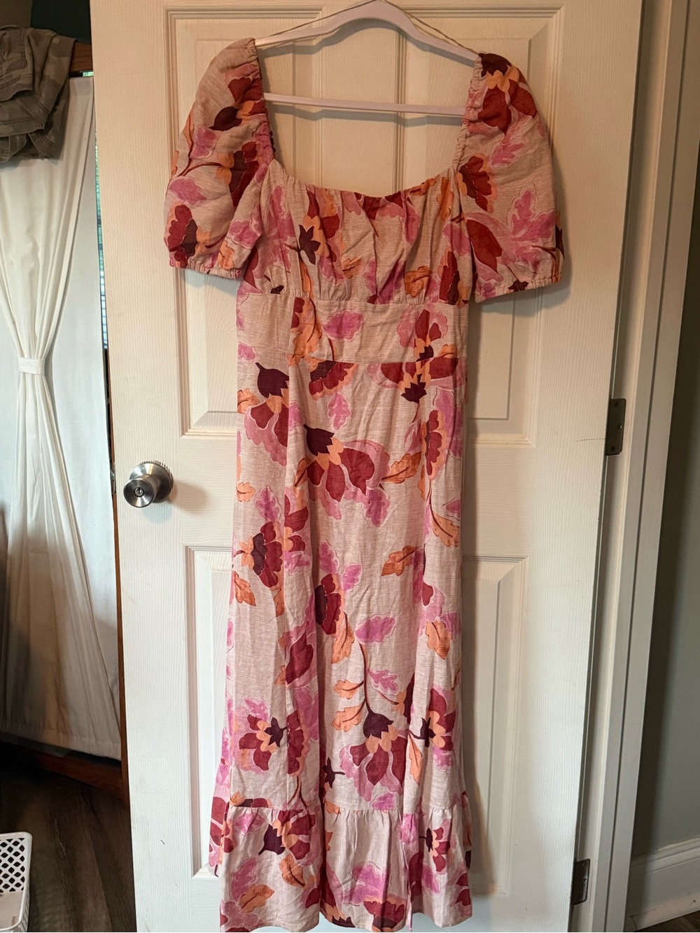 Floral Puff-Sleeve Midi Dress in Pink & Rust